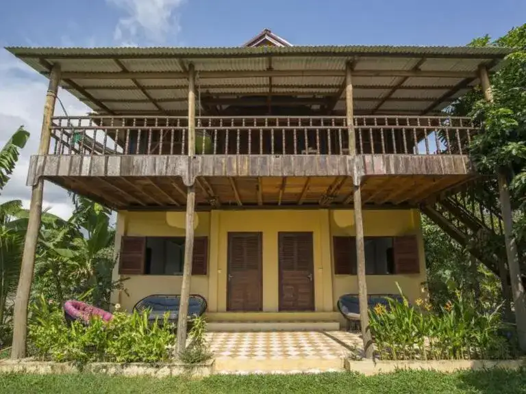 Champa Lodge