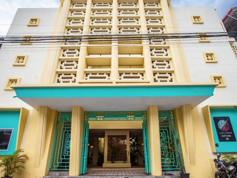 Old Cinema Hotel