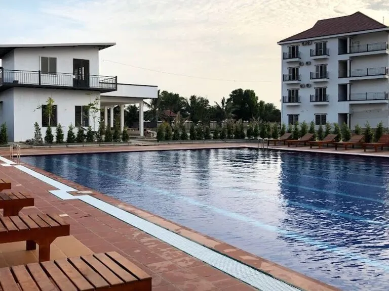 Paradise Hotel